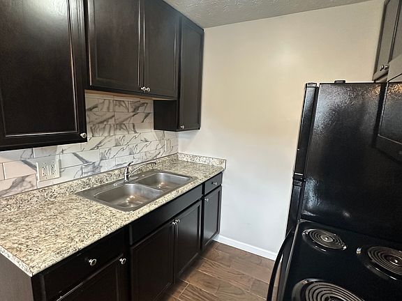 2nd image of 2215 Salvador St #1