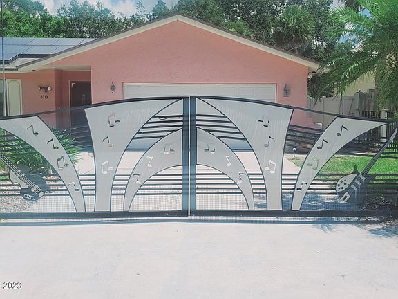 3rd image of 1313 Royal Birkdale Cir