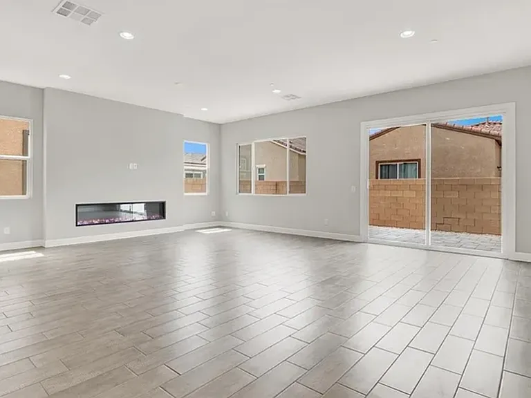 851 Klamath Springs St — Photo 11