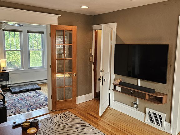 2nd image of 3231 Ulysses St NE #2