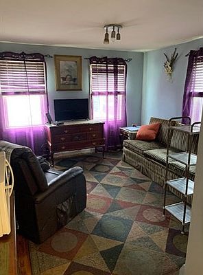 3rd image of 10 Abbott St