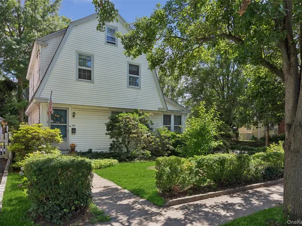 50 Park Avenue, Port Washington, NY 11050