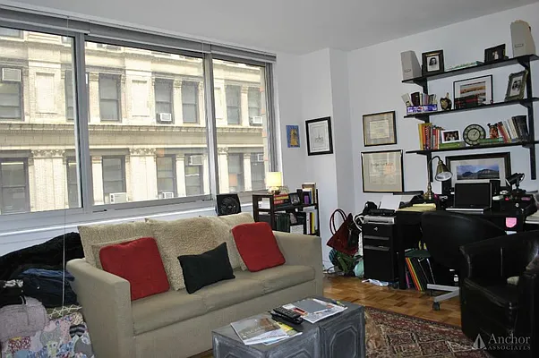 Rented by Anchor Associates | media 32