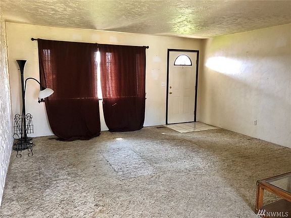 2nd image of 140 N 12th Ave