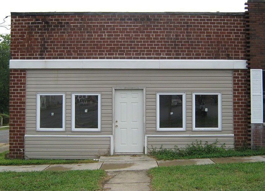 1st image of 102 W South Ave