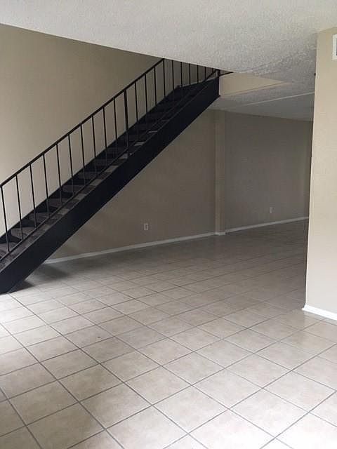 2nd image of 909 Birnham Woods Blvd #N9ddkbwu0