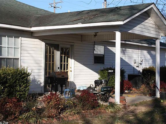 5th image of 415 E 6th St