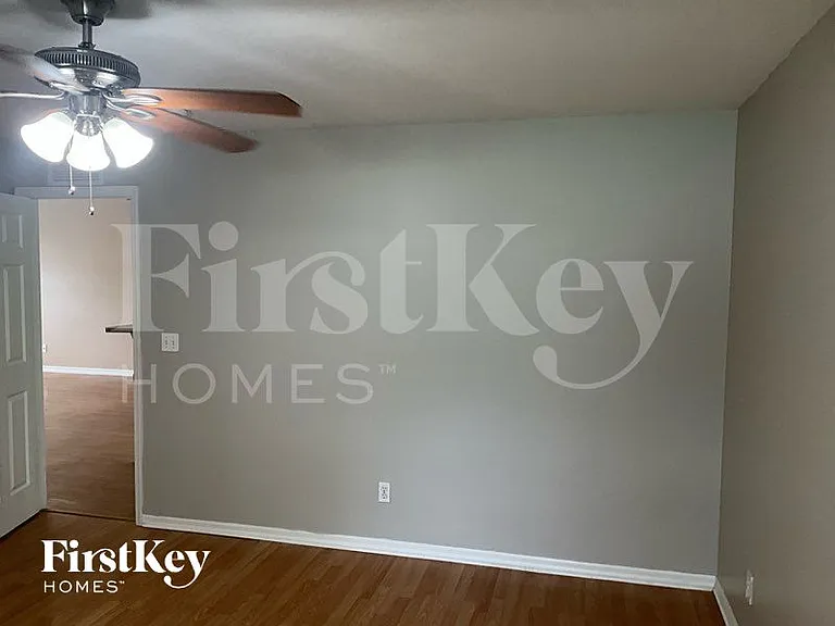 2108 NE 15th Pl — Photo 11