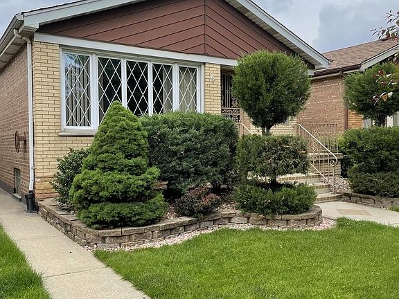 3rd image of 4942 S Leclaire Ave