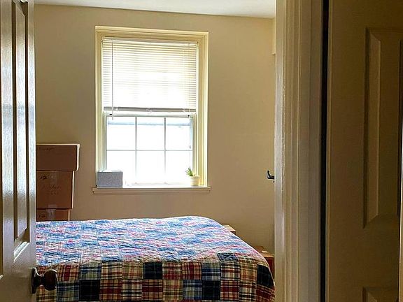 4th image of 2852 S Buchanan St APT B2