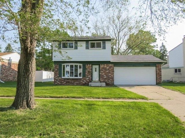 1st image of 8945 Oxford Ct