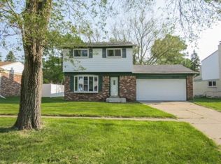8945 Oxford Ct, Ypsilanti, MI 48198