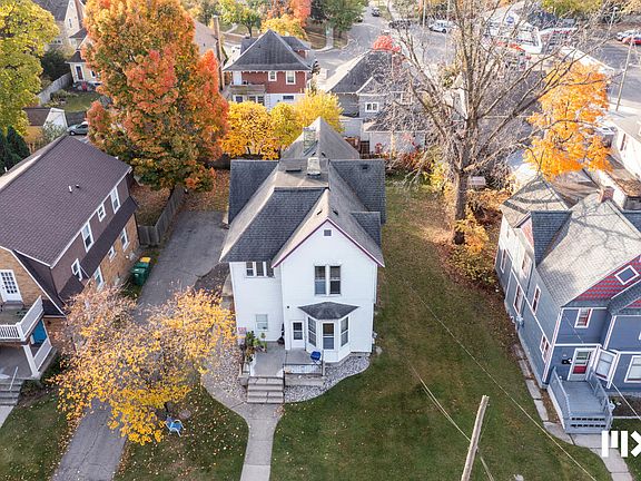 5th image of 1566 Wealthy St SE