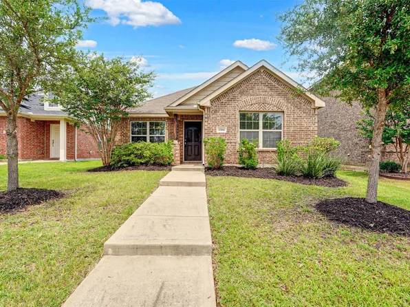 1304 Honeywood Ln, Royse City, TX 75189