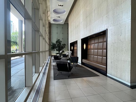 2nd image of 5320 N Sheridan Rd APT 1210