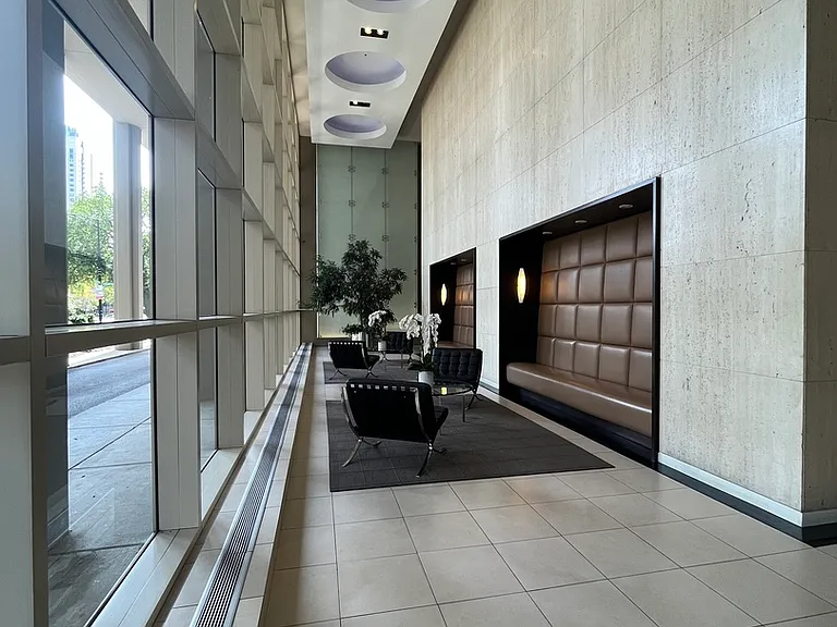 5320 N Sheridan Rd #1210 — Photo 2