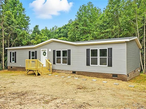 3rd image of 161 Crepe Myrtle Ln