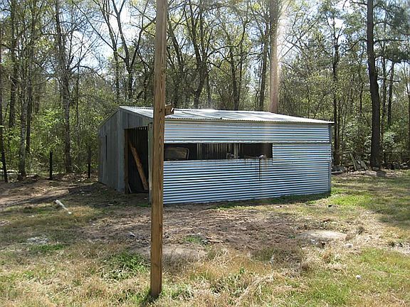 Pole barn