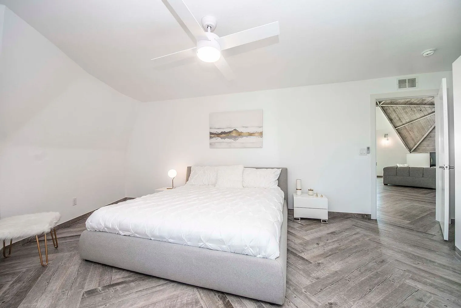 2 bed, 3.0 bath, 2873 sqft, $7,500 — Photo 3