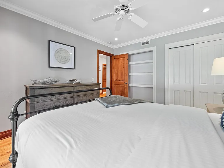 1542 Monmouth Dr — Photo 4