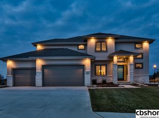 10012 S 105th St, Papillion, NE 68046