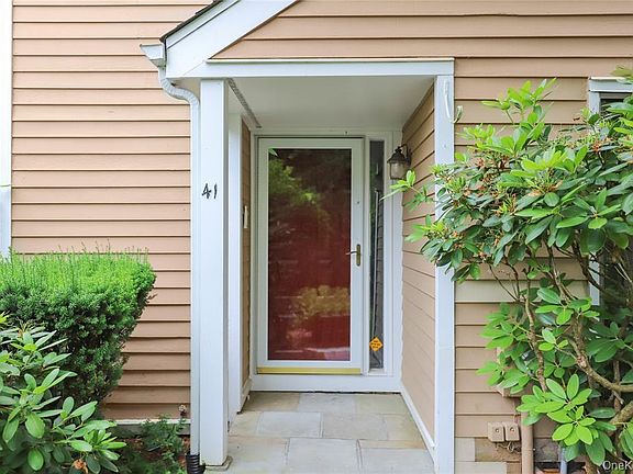 2nd image of 41 Rambling Brook Rd