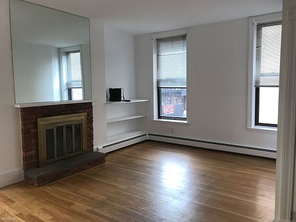 49 Gloucester #4 Boston - Back Bay Unit Photo 2 (4)