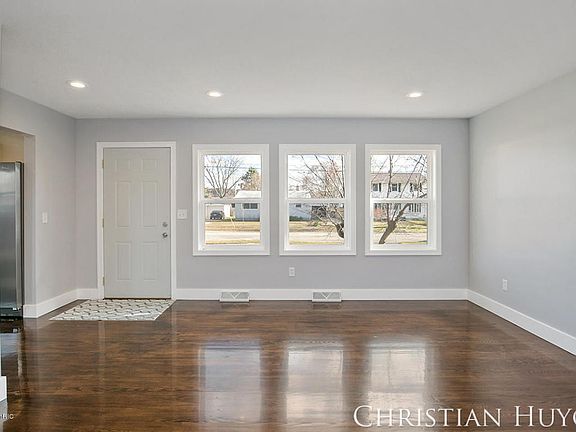 4th image of 4929 Marshall Ave SE