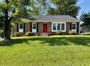 2405 Dulaire Rd, Greensboro, NC 27407