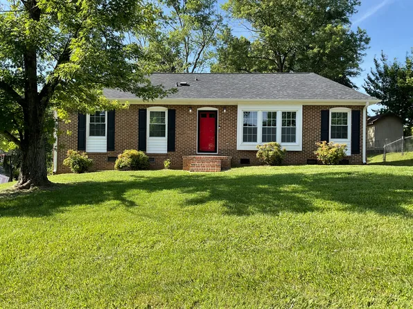2405 Dulaire Rd, Greensboro, NC 27407