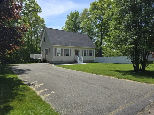 91 Clark St, Belchertown, MA 01007