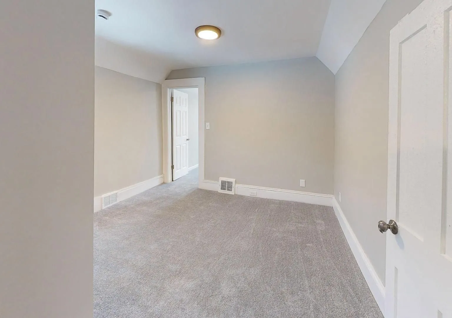 Brooklyn Centre Area - 3 Bedroom/1.5 bath Single Family Home — Photo 3