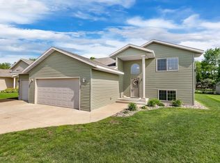 811 Morningside Loop, Saint Joseph, MN 56374