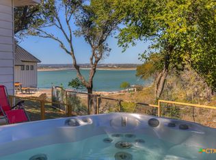 901 Glenn Dr, Canyon Lake, TX 78133