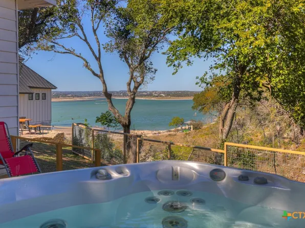 901 Glenn Dr, Canyon Lake, TX 78133