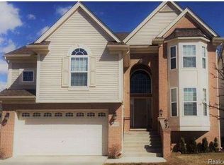 27666 Cromwell Rd, Novi, MI 48374