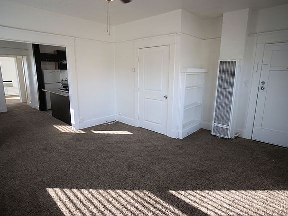 3rd image of 1701 B St Unit 2