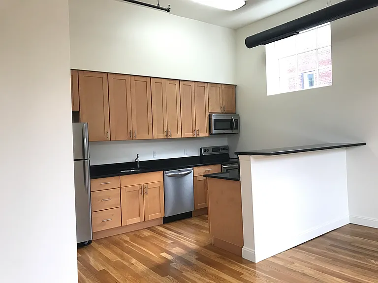 27 Western Avenue — Photo 9