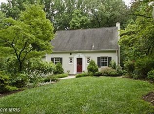 3160 Holmes Run Rd, Falls Church, VA 22042