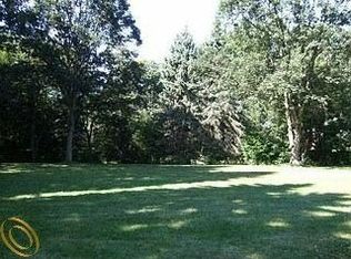2173 Randall Ln, Bloomfield Hills, MI 48304