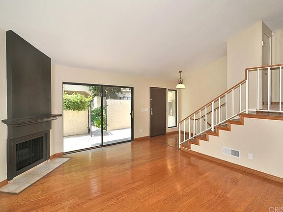 3rd image of 18140 Oxnard St Unit 63