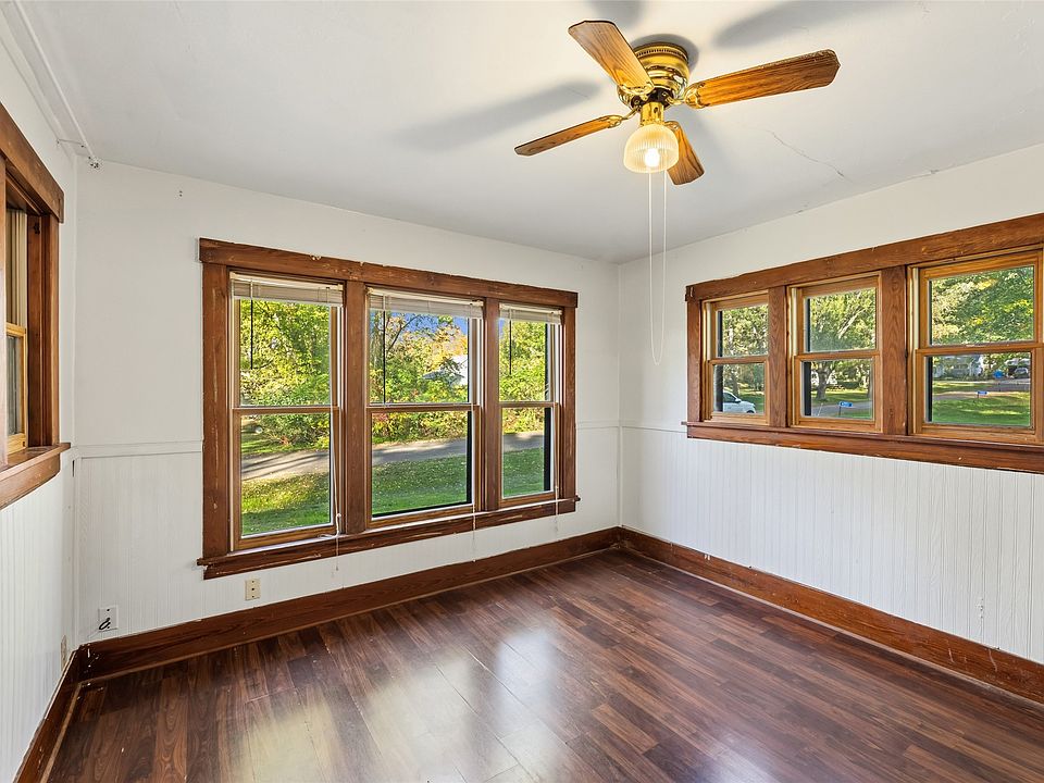 10th image of N3072 Clark Street