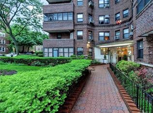 69-60 108th St APT 515, Queens, NY