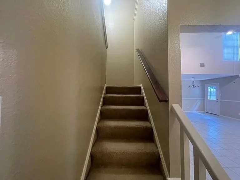1226 W Hudgins St — Photo 17