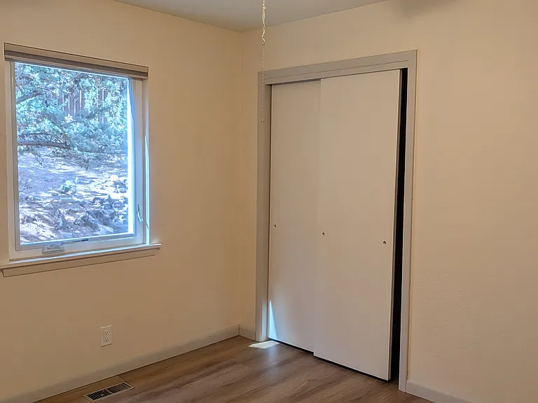 417 Greg Ave — Photo 6