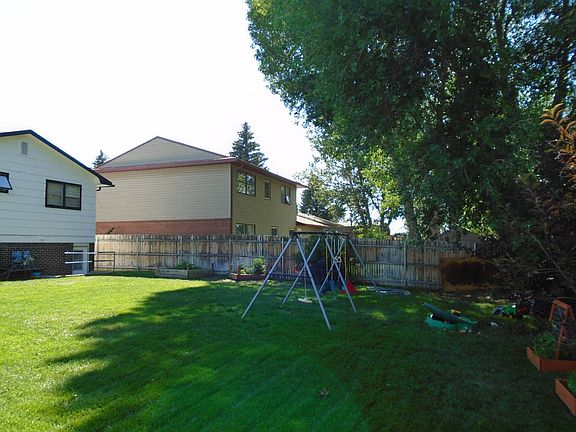 3rd image of 1521 Symons St