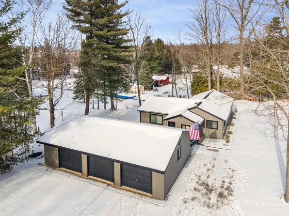 1570 Silery Rd, Indian River, MI 49749