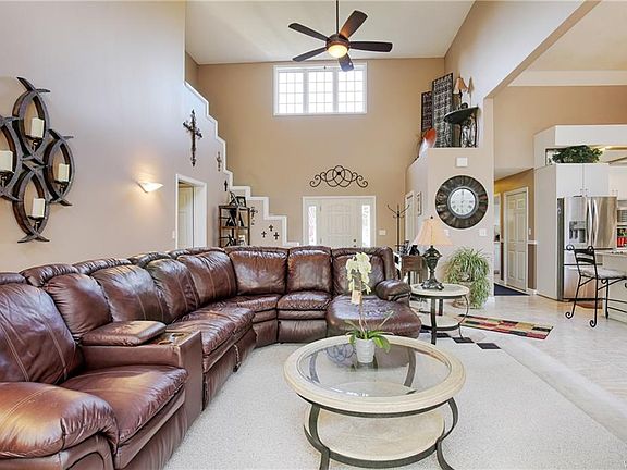5th image of 887 Deerfield Dr