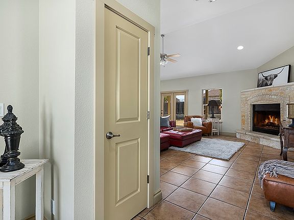 5th image of 205 Dudley Way