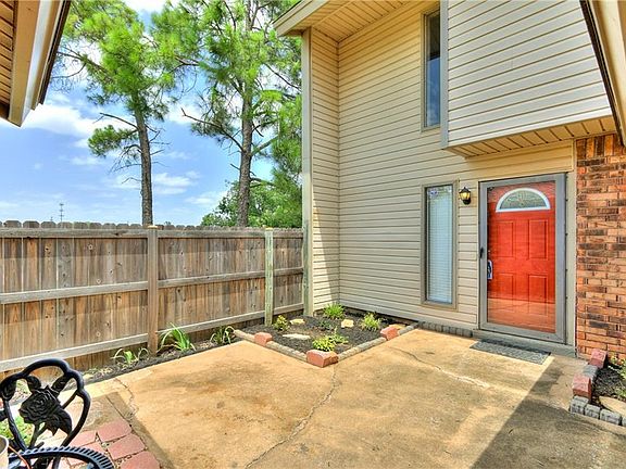 5th image of 12200 Greenlea Chase W